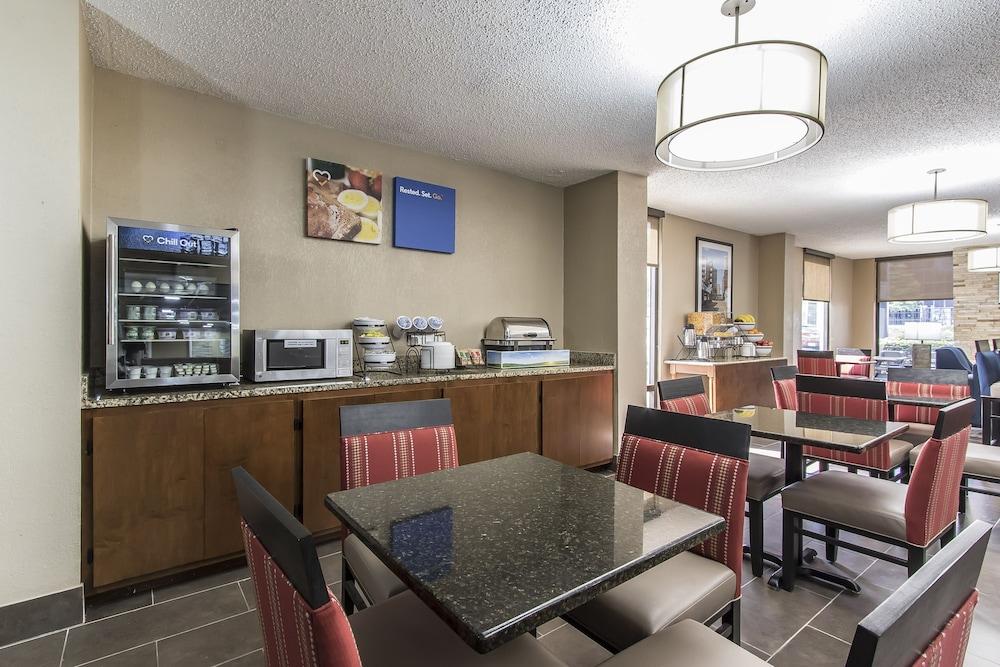 Spark By Hilton Ridgeland