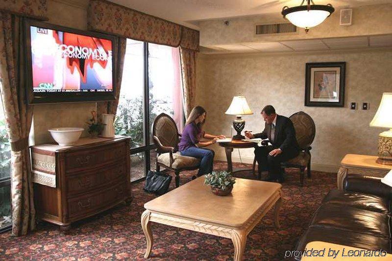 Spark By Hilton Ridgeland Hotel 3*